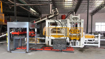 PC磚、透水磚生產(chǎn)現(xiàn)場