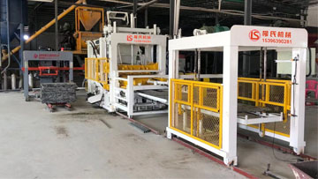 PC磚、透水磚生產(chǎn)現(xiàn)場