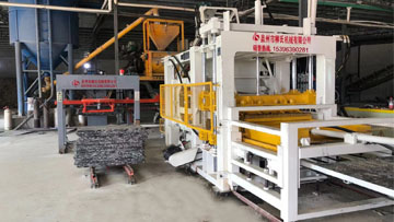 PC磚、透水磚生產(chǎn)現(xiàn)場